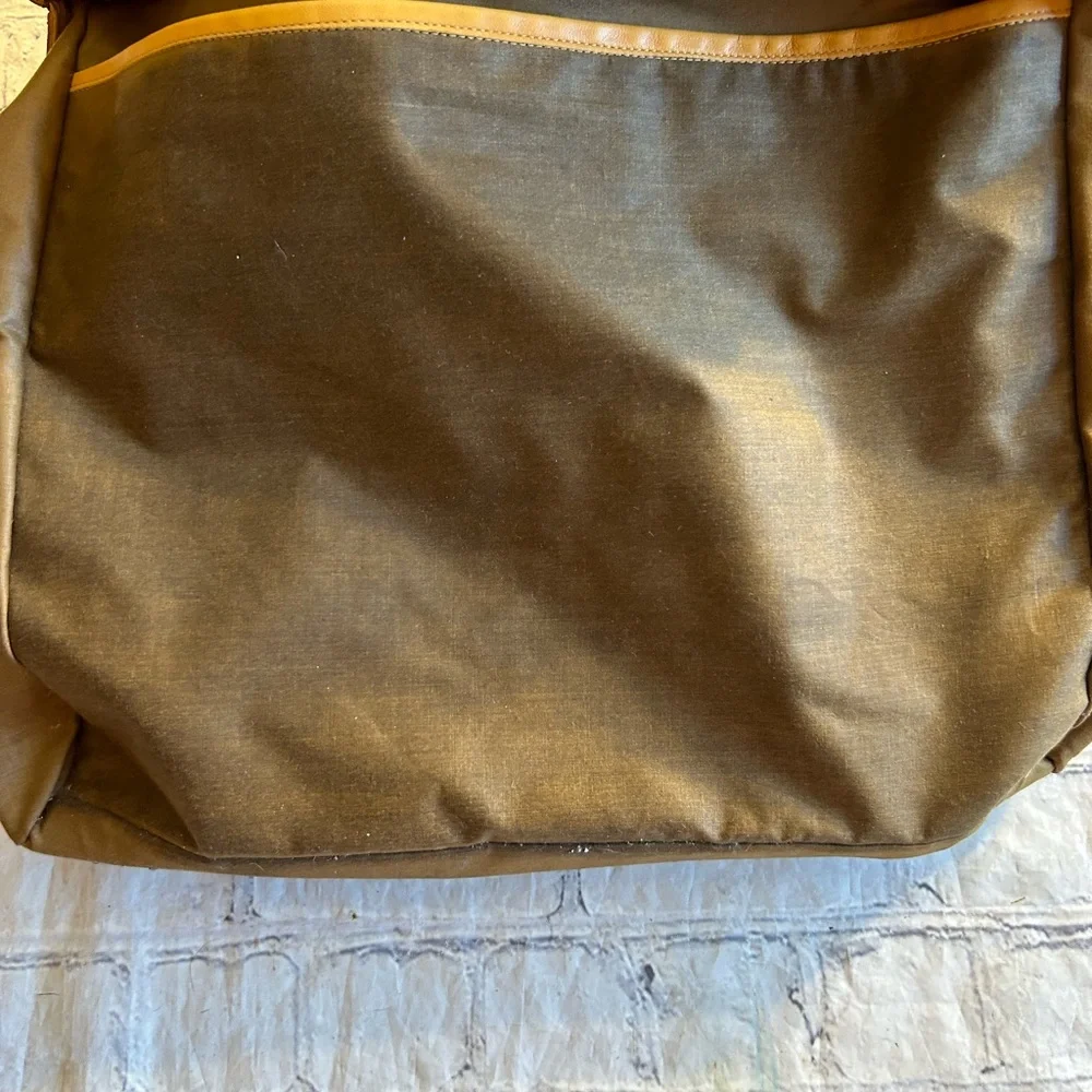 DOUGLAS HANNANT MUSTARD GOLD BROWN TRIM GOLD HARDWARE FEET TURN LOCK SATCHEL BAG - Picture 10 of 16